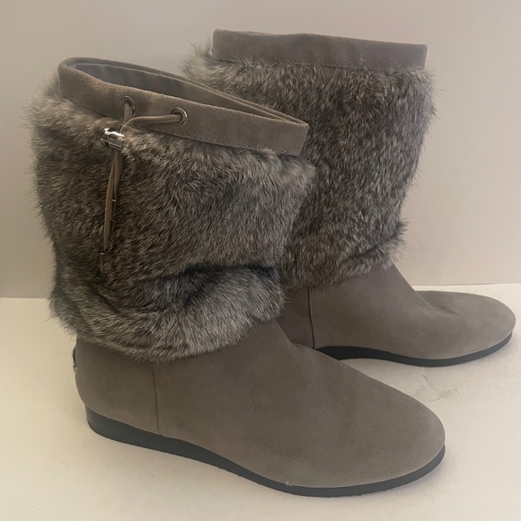 Michael Kora suede-like boots with full rabbit trim cuff - Picture 1 of 5